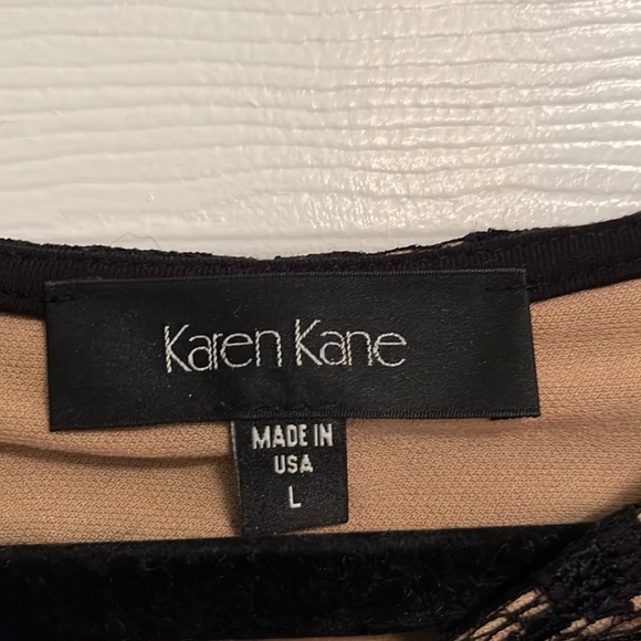 Lace dress with nude underlay - Picture 2 of 3